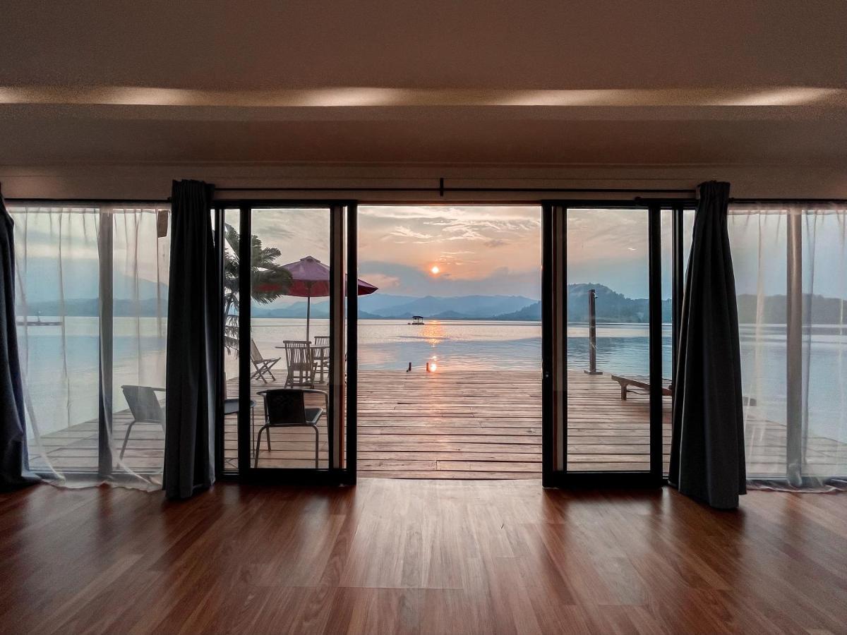 Andreas Resort Sukajaya Экстерьер фото